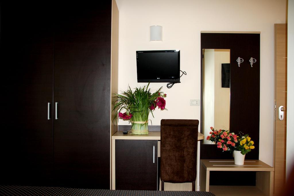 Hotel Monica Червія Номер фото